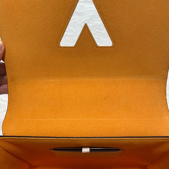 Louis Vuitton Twist MM - M56132 - Picture 7 of 13